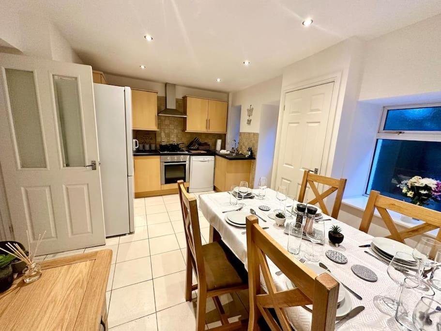 Cottage,Cinema Room,Log Burner Blaenavon Екстер'єр фото