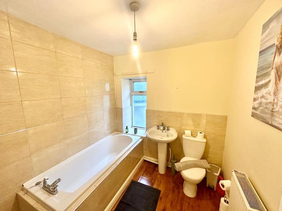 Cottage,Cinema Room,Log Burner Blaenavon Екстер'єр фото